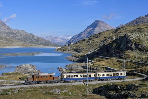Glacier Pullman Express