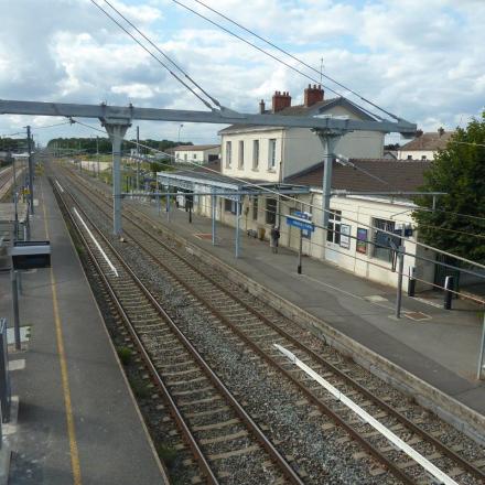 Verneuil-l'étang : les caténaires sont déroulées