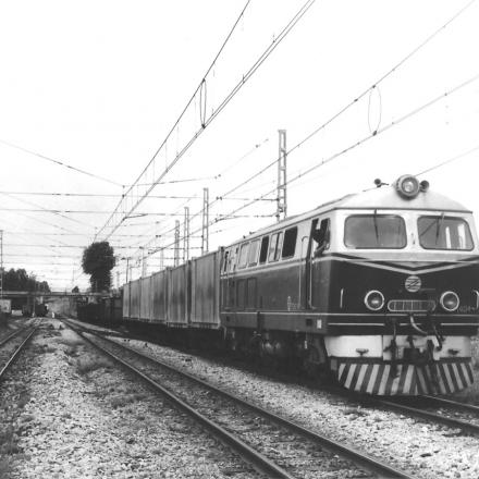 8 août 1981 : le BB1404 des FEVE nord de l'Espagne à Barreda, entre Santander et Torrelavega (Cantabrie)