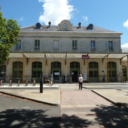 Bâtiment Voyageurs de Saintes