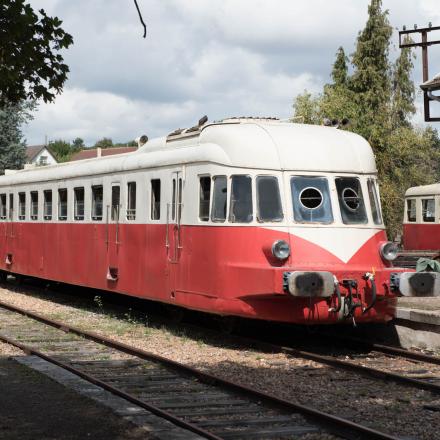 L'ABJ4 X 3601 prêt au départ en gare de Pacy (les autorails Renault ABJ4, ont le même moteur que certains autorails unifiés X 3800, construits peu après)