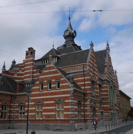 Façade la gare de Schaerbeek (Belgique)