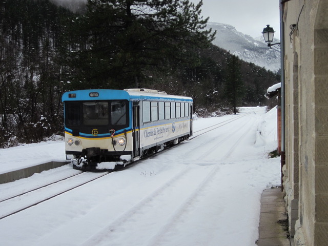 Le train 4 a assuré par un CFD SY première génération (1972) à Pont de Gueydan